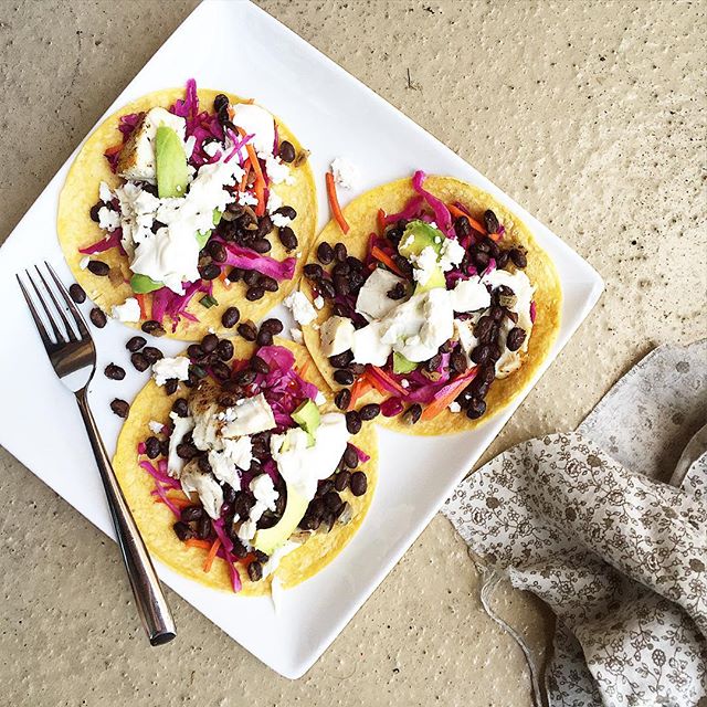  The best thing about making coleslaw: Fish tacos for days. #tacotuesday #fbcigers #f52grams #thefeedfeed @thefeedfeed #marthafood #foodandwine #buzzfeedfood #onthetable #onmytable #fishtacos #instafood #foodporn #foodgasm #healthyfood #foodstagram #foodphotography #foodphoto #cleanfood #cleaneats #delicious #30minutemeals #mexicanfood #happyfood 