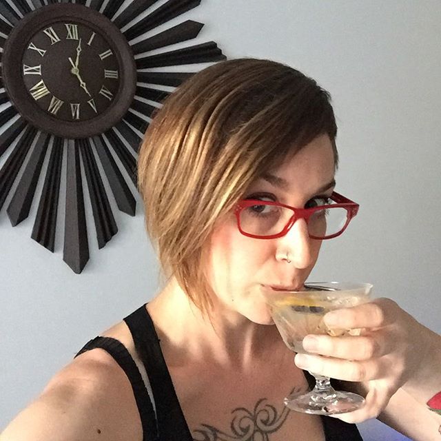  It's 5 o'clock right god damn here folks. Side note: I totally dumped half of my drink trying to take this selfie. Oy. #cheers #thirsty #bottomsup #happyhour #friyay #tgif #shakennotstirred #martini #cocktails #boozy #happygirl #drinks #drinkdrankdrunk #drinklocal #fbcigers #selfiefail 