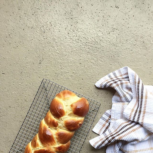  The best thing about braiding Easter bread ..... is bread.  Recipe coming this week on the blog. Just in time for Easter. Funny that. Happy Spring my loves. #SundaySupper #masterbaker #ItalianBread #firstdayofspring #eattheworld 
