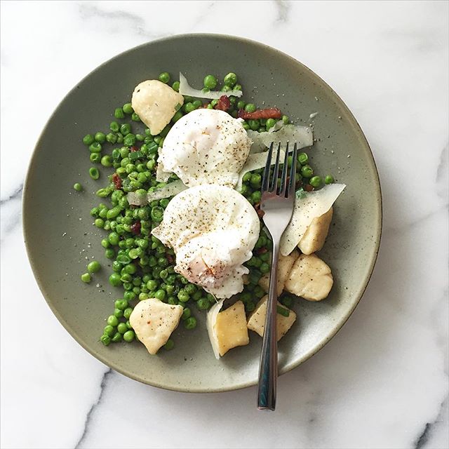  I shared this lazy woman's leftover lunch on snapchat yesterday ( kristy_gardner) but it was so good I had to show you guys too. I had a handful of gnocchi left from the batch I made the other day so I cooked em, poached some eggs and tossed in leftover peas and bacon and chives from the night before. And then tossed in some butter to pull it all together. Because butter does that. Aaaaaaaaand lunch! Or today, it's breakfast. #breakfastofchampions 